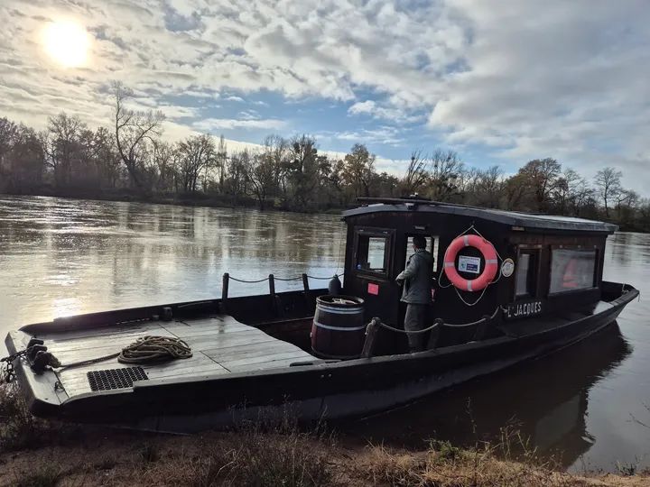 Toue cabanée à Combleux avec les Escapades Ligériennes